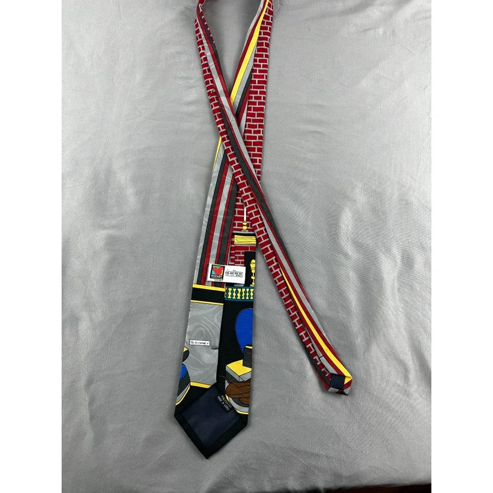 Disney Mickey Mouse & Pluto‎ Tie 100% polyester